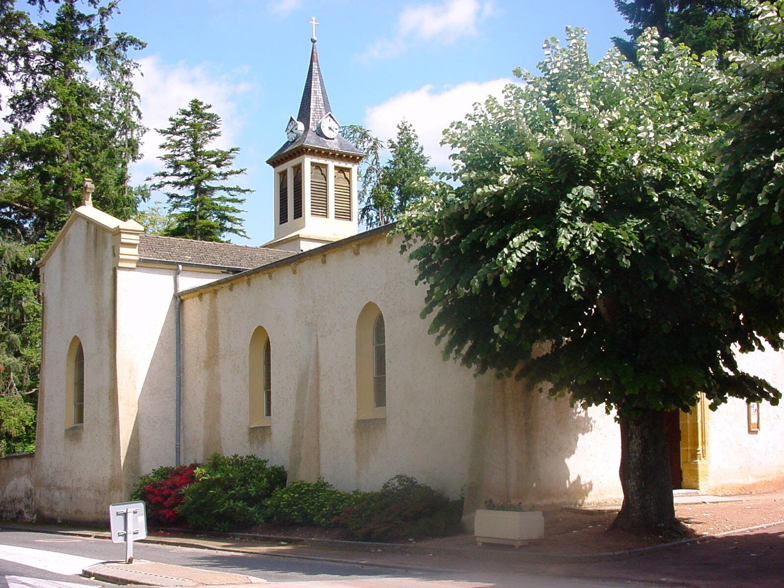 L'église Saint-Léger de Saint-Léger-sur-Roanne